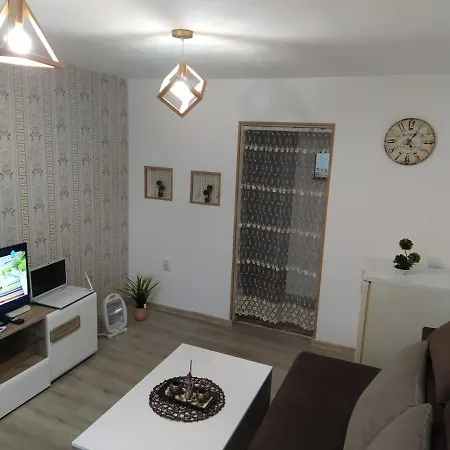 1 Apartment